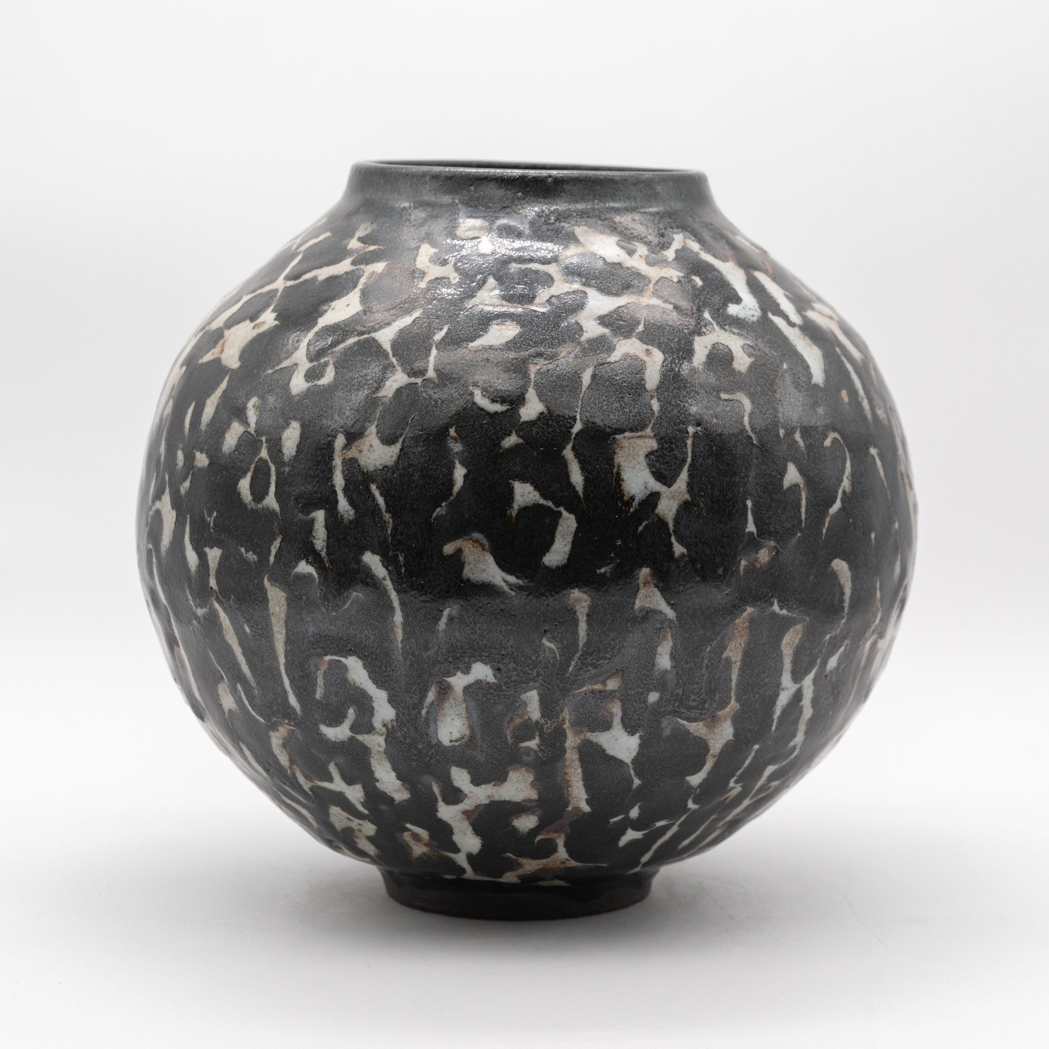 obsidian moon jar 01